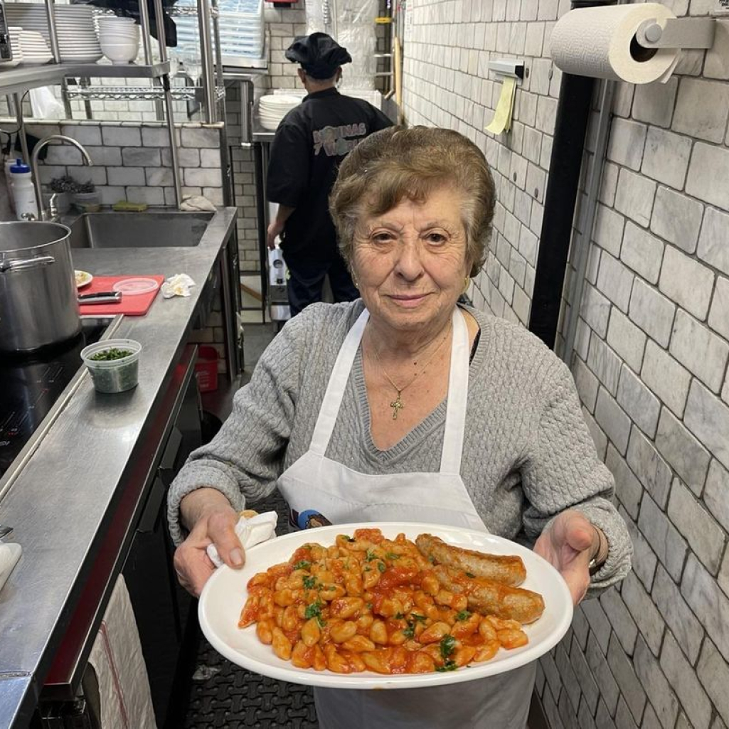 Enoteca Maria: Το εστιατόριο που φέρνει γιαγιάδες από όλο τον κόσμο να μαγειρέψουν τις συνταγές τους