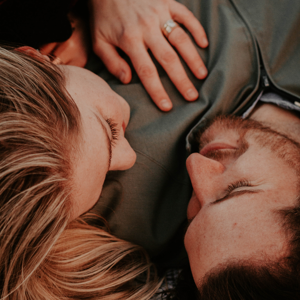 Η σημαντική κίνηση για να αναζωπυρώσεις το πάθος στη σχέση σου, σύμφωνα με νέα έρευνα 