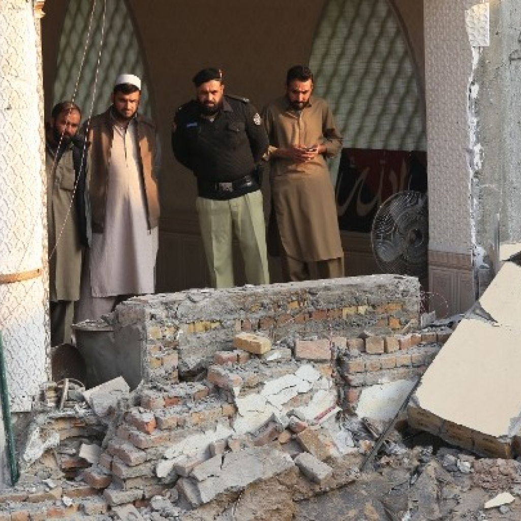 Πακιστάν: 89 νεκροί από την επίθεση βομβιστή-καμικάζι 