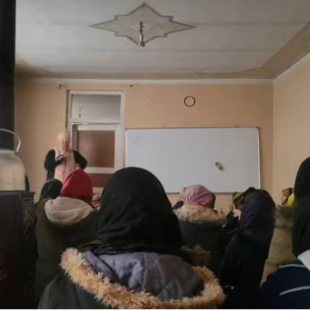 «Κρυφό σχολειό» στην Καμπούλ: Δασκάλα παρέχει ψυχολογική στήριξη στις Αφγανές με κίνδυνο τη ζωή της