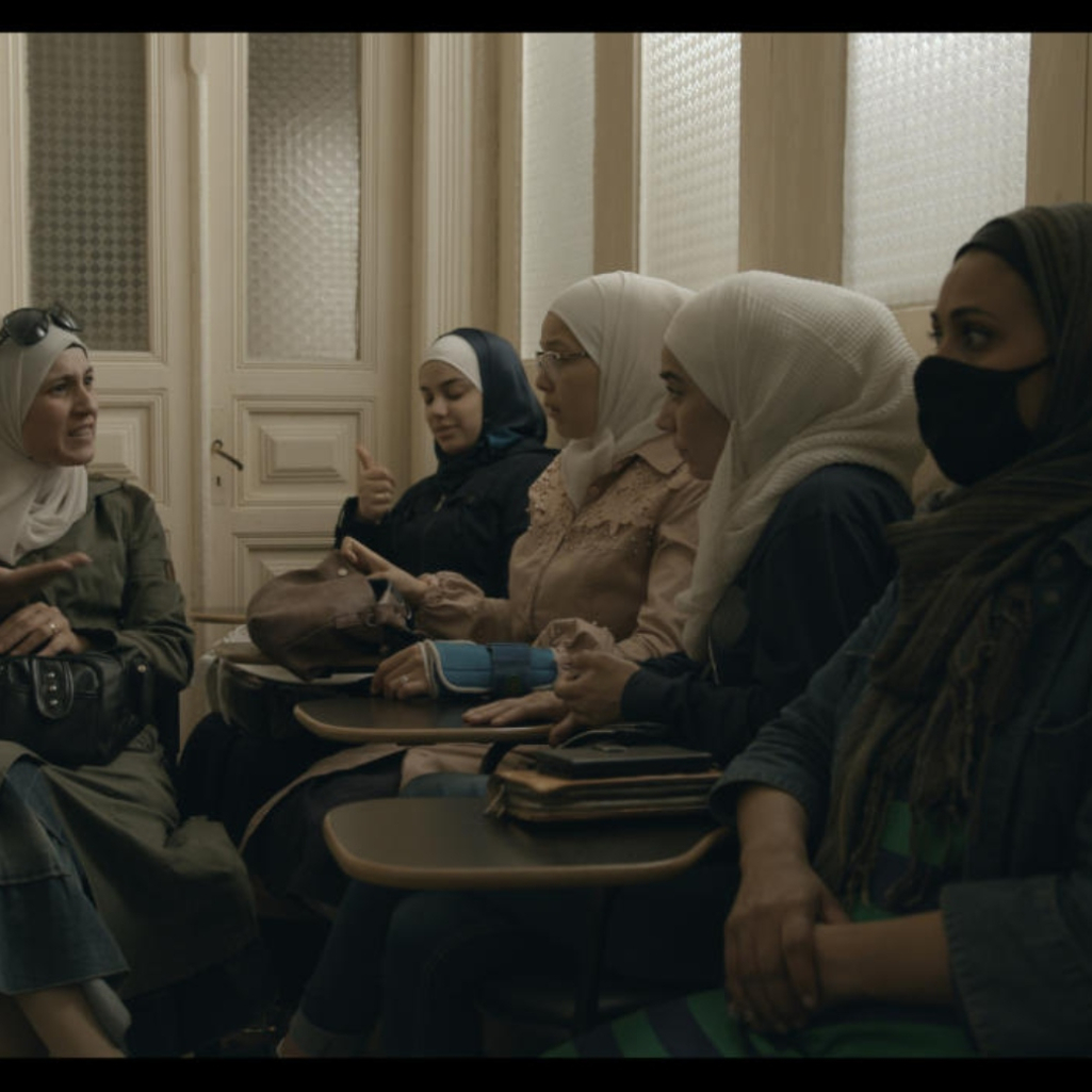Under the Sky of Damascus: Το ντοκιμαντέρ που καταγράφει τον (σιωπηλά) βάρβαρο πόλεμο που δέχονται οι γυναίκες στη Συρία