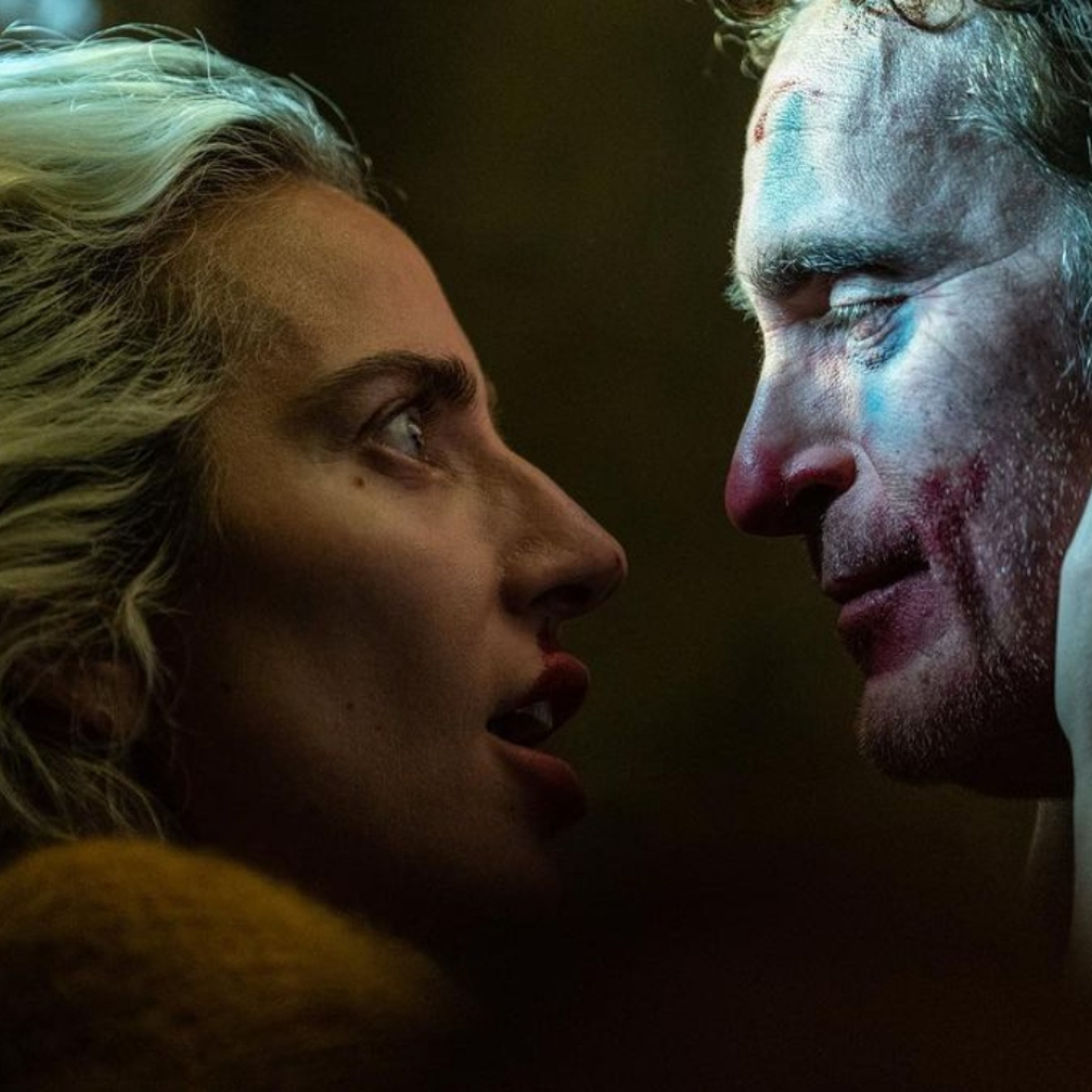 "Joker: Folie à Deux": Lady Gaga και Joaquin Phoenix αγκαλιά σε φωτογραφία από τα γυρίσματα