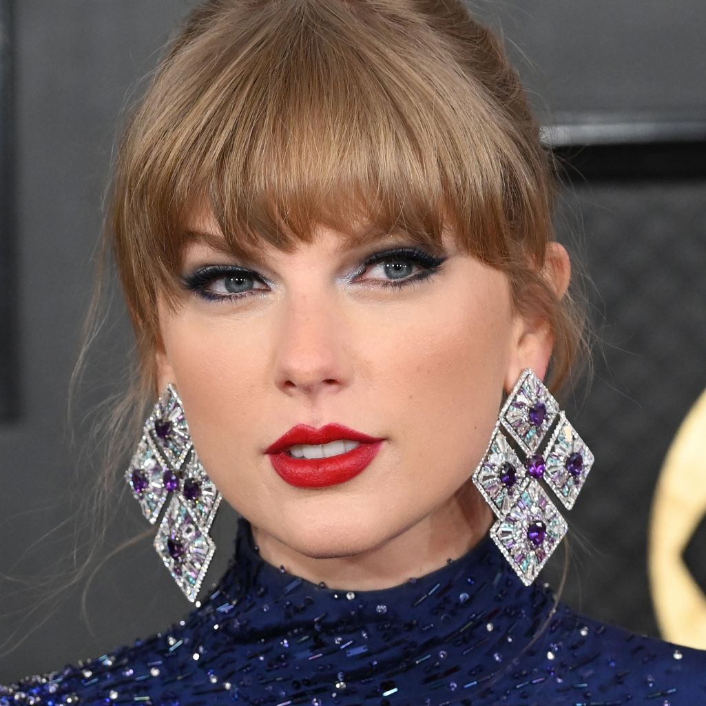 Midnights vibes: Η Taylor Swift με το απόλυτο manicure στα Grammys 