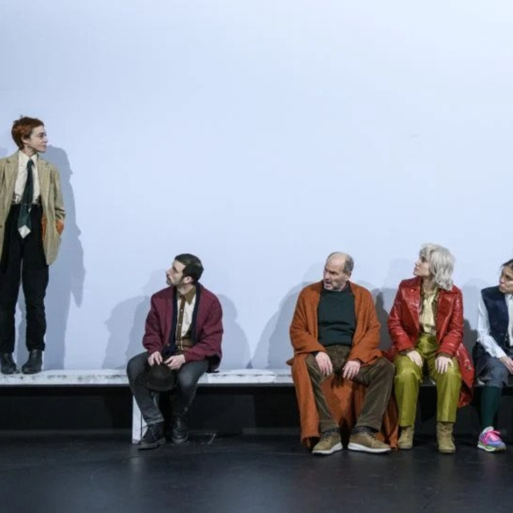 Στην πρόβα: «Ο παγοπώλης έρχεται» στο Προσκήνιο – Στο μπαρ, το «Ναυάγιο»