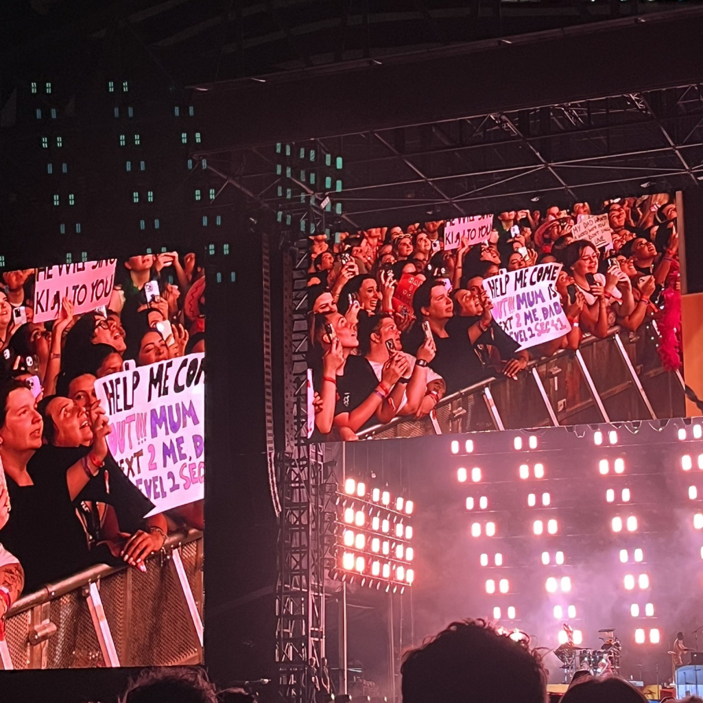 Ο Harry Styles βοήθησε (άλλον) έναν fan να κάνει coming out σε συναυλία του