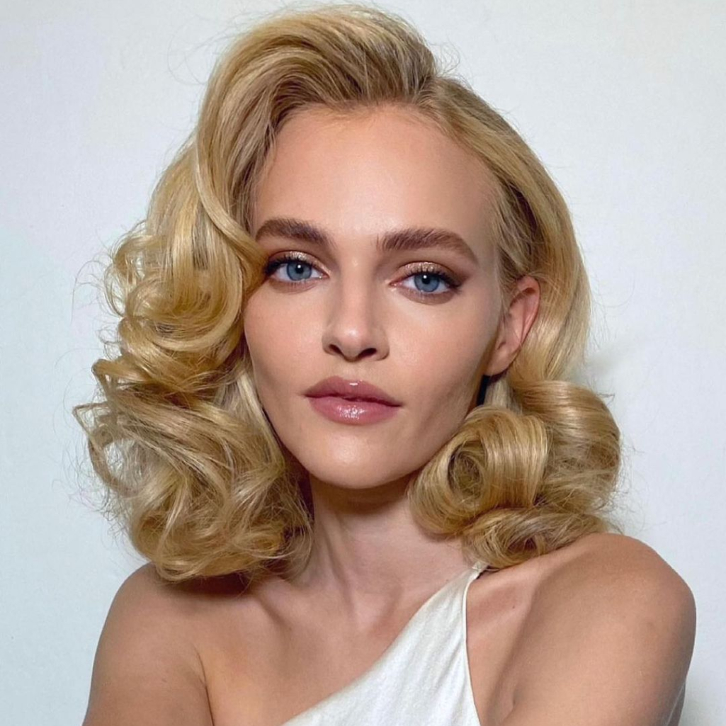 Honey blonde hair: Το ανοιξιάτικο χρώμα μαλλιών που θα σε πείσει να γίνεις ξανθιά