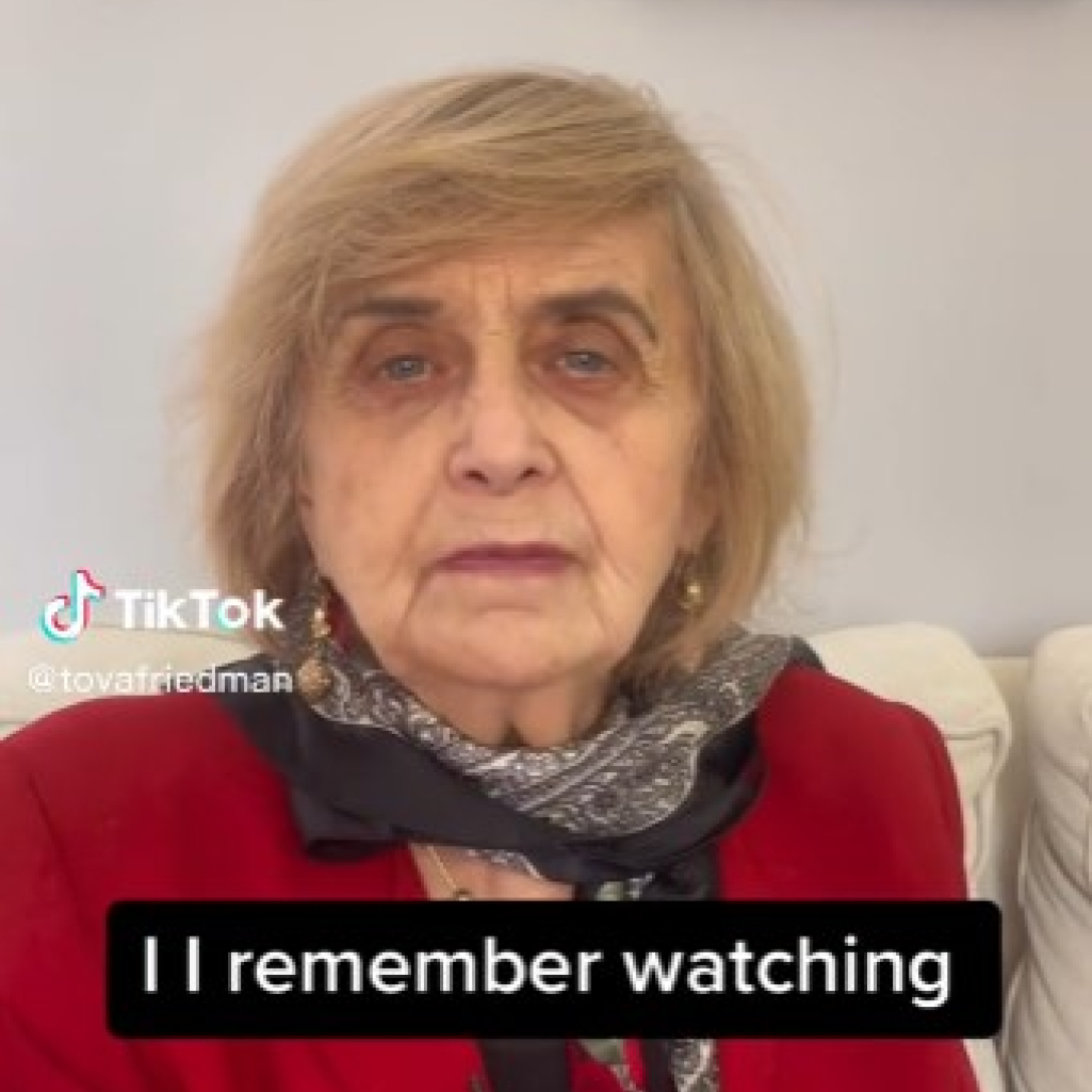 Η Tova Friedman επέζησε από το Auschwitz και τώρα το διδάσκει στη Gen Z στο TikTok