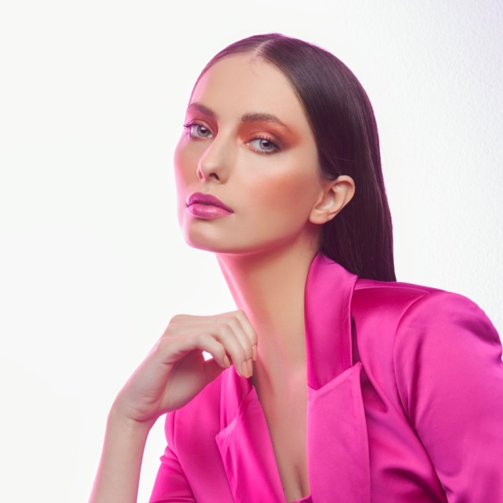 Radiant Professional make-up: Μας εμπνέει για την άνοιξη με τη νέα συλλογή της