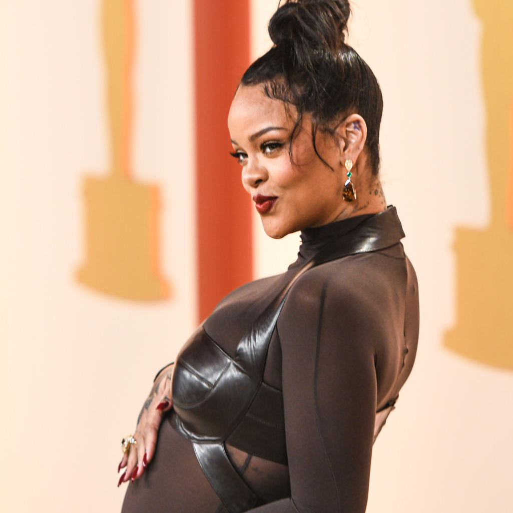 Rihanna: Aυτές είναι οι φωτογραφίες που πρόδωσαν το φύλο του μωρού που περιμένει