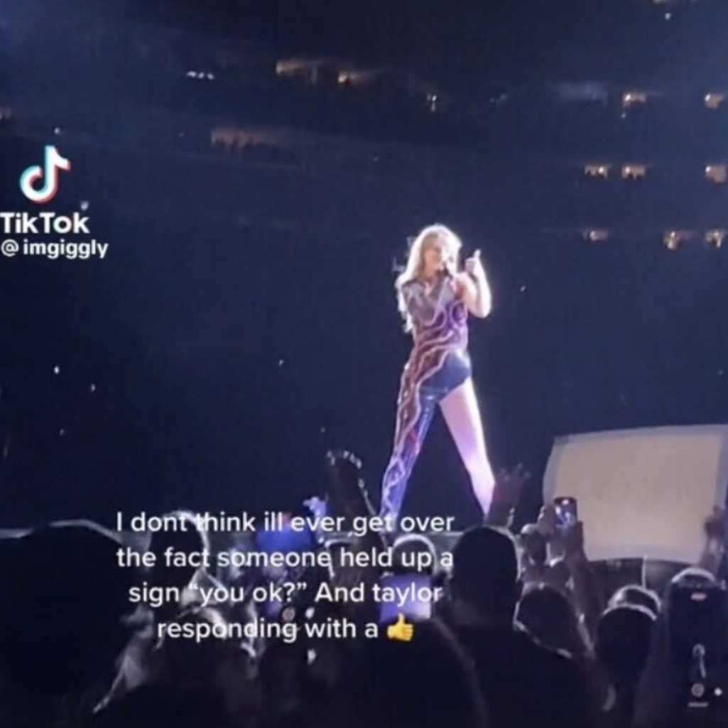 Η κίνηση της Taylor Swift όταν φαν στη συναυλία της τη ρώτησε αν είναι καλά μετά τον χωρισμό
