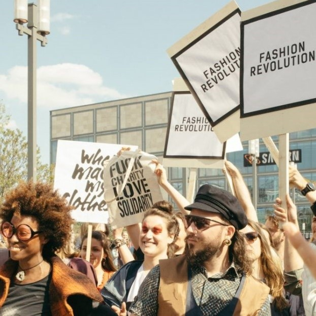 Το Fashion Revolution Week επιστρέφει και τιμά τα 10 χρόνια από την τραγωδία στο Rana Plaza