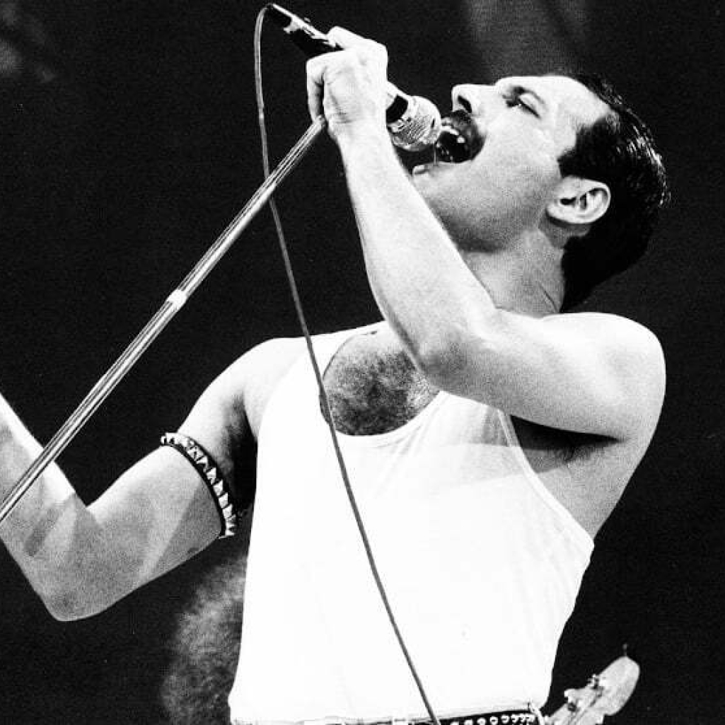 Freddie Mercury: Σε δημοπρασία αγαπημένα αντικείμενα και έργα τέχνης του θρύλου των Queen