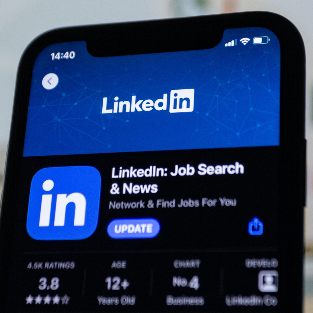 LinkedIn hacks: Πώς να δυναμώσεις το προφίλ σου και να έχεις καλύτερες πιθανότητες στην αγορά εργασίας