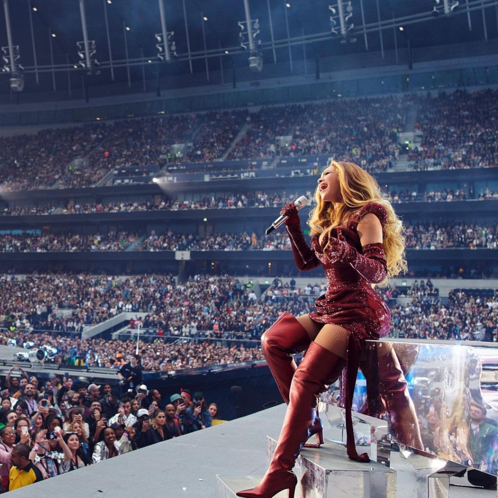 Beyonce: H στιγμή που αποτίει φόρο τιμής στην Tina Turner σε συναυλία της και η άγνωστη ιστορία
