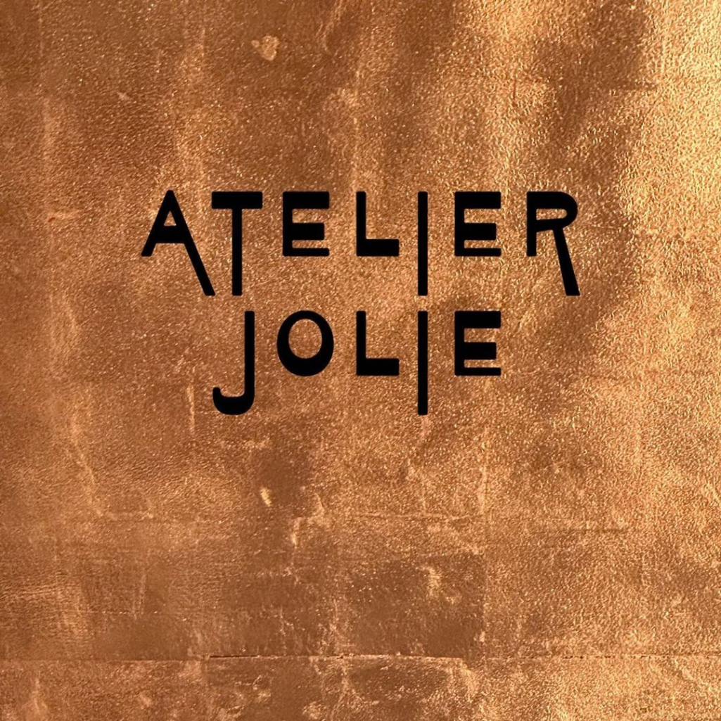 «Atelier Jolie»: Η Angelina Jolie λανσάρει ένα νέο είδος επιχείρησης