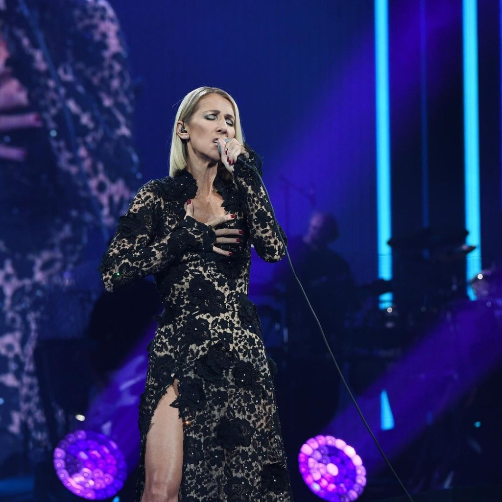 H Celine Dion ακυρώνει την παγκόσμια περιοδεία της- «Ίσως να μην εμφανιστεί ξανά σε συναυλία»