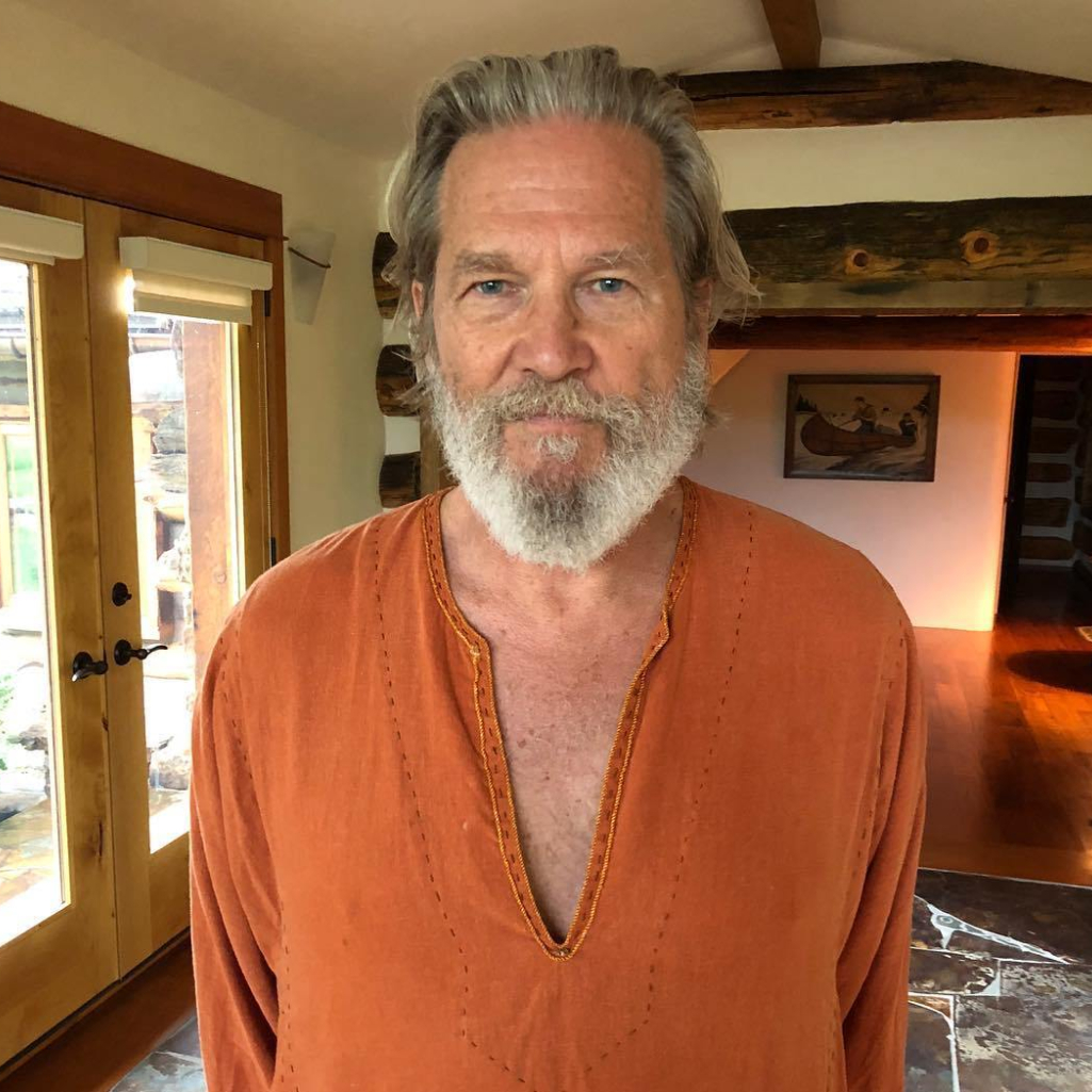 O Jeff Bridges πιο υγιής, σοφός κι έτοιμος να μιλήσει για όλα: «Ο καρκίνος δεν ήταν τίποτα σε σύγκριση με τον COVID»