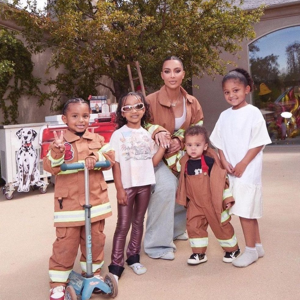 Η Kim Kardashian κάνει το ίδιο δώρο γενεθλίων στα παιδιά της κάθε χρόνο και εξηγεί γιατί