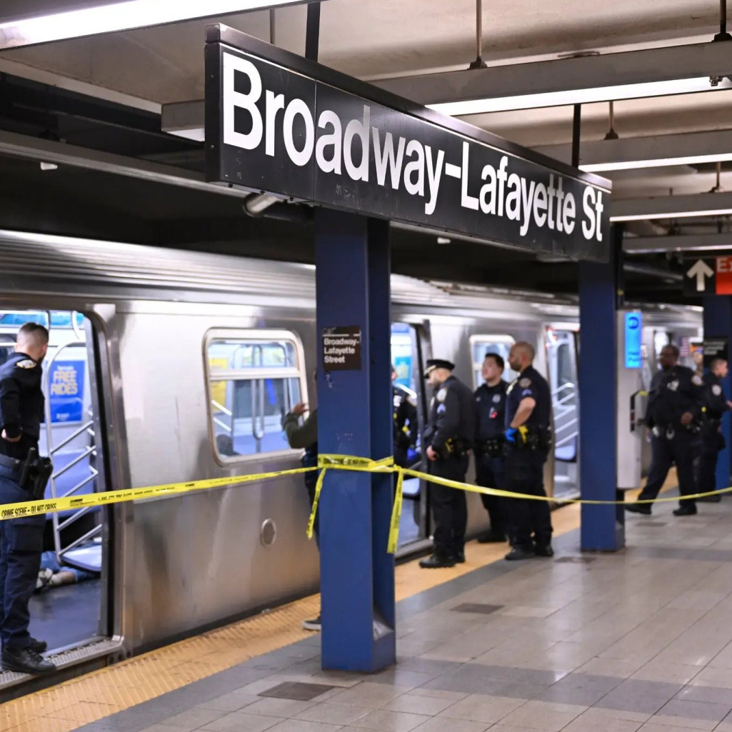 Νέα Υόρκη: Λευκός επιβάτης μετρό έπνιξε μαύρο άστεγο με ψυχικά προβλήματα. Αφέθηκε ελεύθερος και τον αποκαλούν «ήρωα»