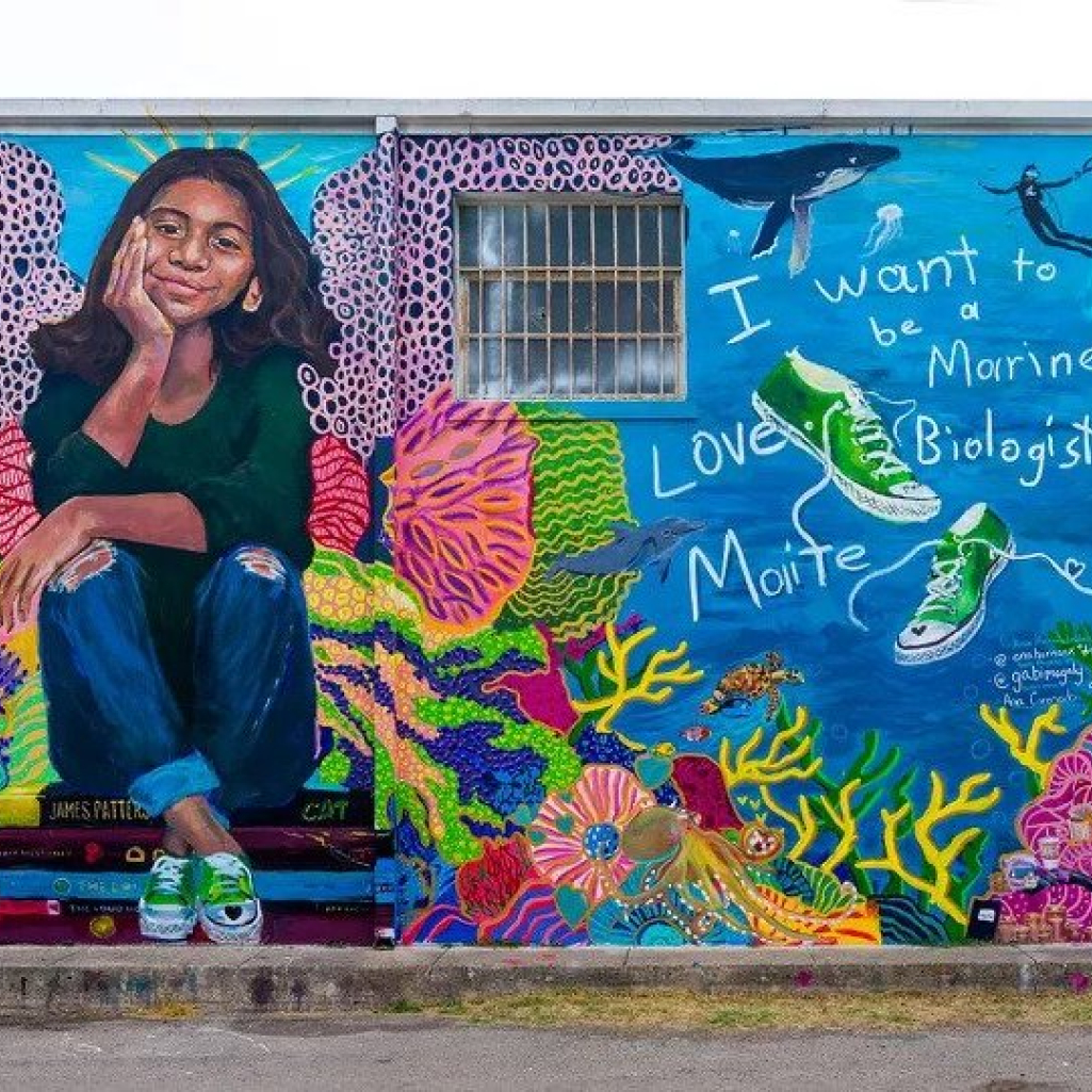 Ένας χρόνος από το μακελειό σε σχολείο του Τέξας: Τα 21 θύματα έγιναν τοιχογραφίες στην πόλη Uvalde