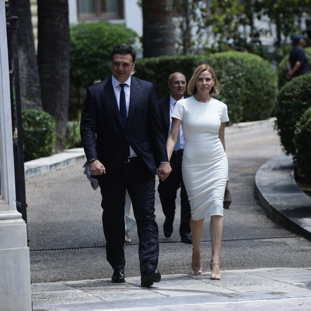 Ορκωμοσία νέας κυβέρνησης: Οι πρώτες εμφανίσεις των υπουργών με τις οικογένειές τους