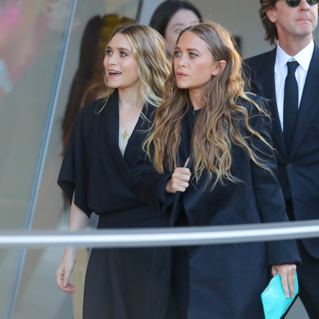 Η Mary-Kate Olsen «πέταξε» τα μαύρα και φόρεσε χρώμα