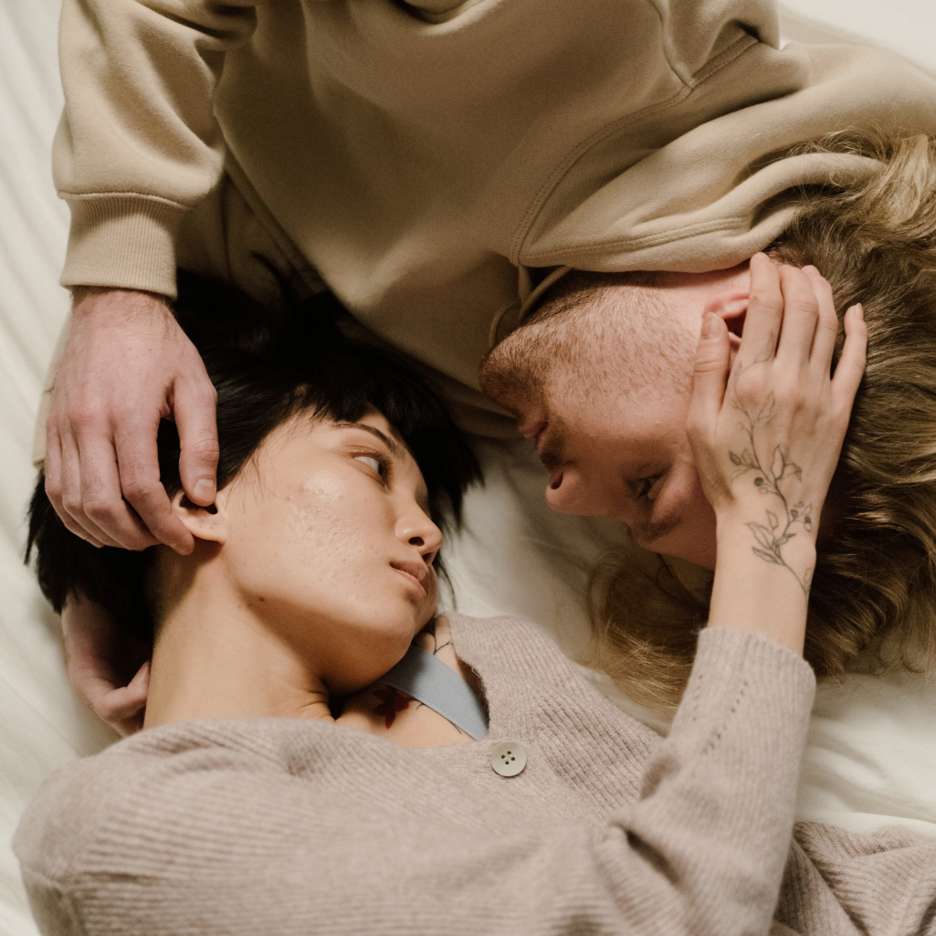Η «Σκανδιναβική Μέθοδος» που θα σώσει τη σχέση σου, ενώ κυριολεκτικά κοιμάσαι