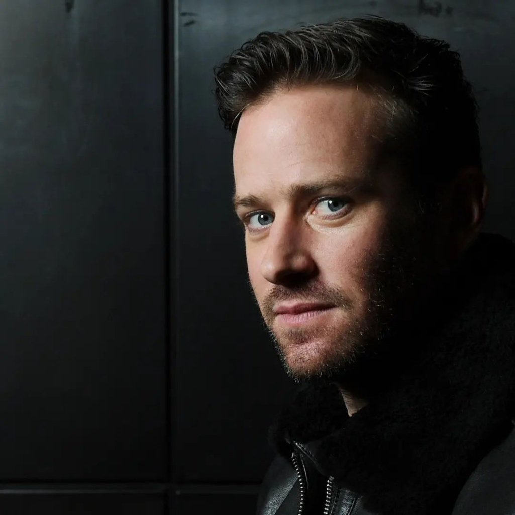 Ο Armie Hammer απαλλάχθηκε από τις κατηγορίες για βιασμό και κακοποίηση