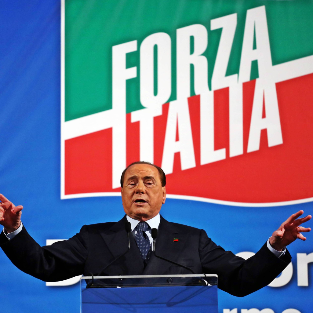 Silvio Berlusconi: Οι 4 πρωθυπουργικές του θητείες, τα χρέη και οι δικαστικές έρευνες για φοροδιαφυγή και απάτη