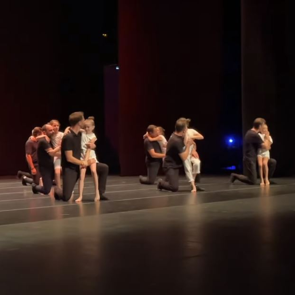 Δημοτική Σχολή Χορού Καλαμάτας: Μπαμπάδες και κόρες μαζί στη σκηνή, στο πιο γλυκό βίντεο που θα δεις σήμερα
