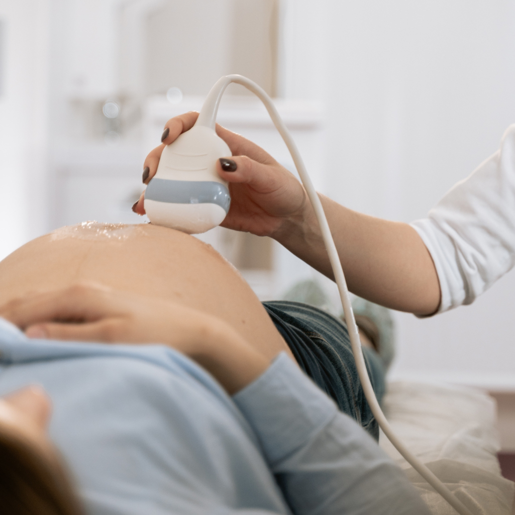 Έρευνα: 1 στις 5 γυναίκες μένει έγκυος με φυσικό τρόπο μετά από εξωσωματική