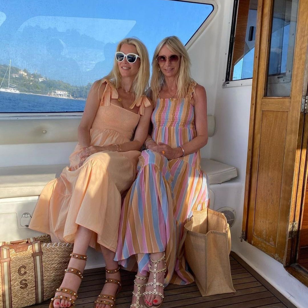 H Claudia Schiffer ήρθε ξανά στην Ελλάδα- Το post της από τις Σπέτσες