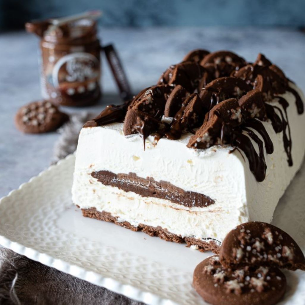 Semifreddo με σοκολατένια μπισκότα: Η συνταγή για ένα γρήγορο και χωρίς ψήσιμο γλυκό