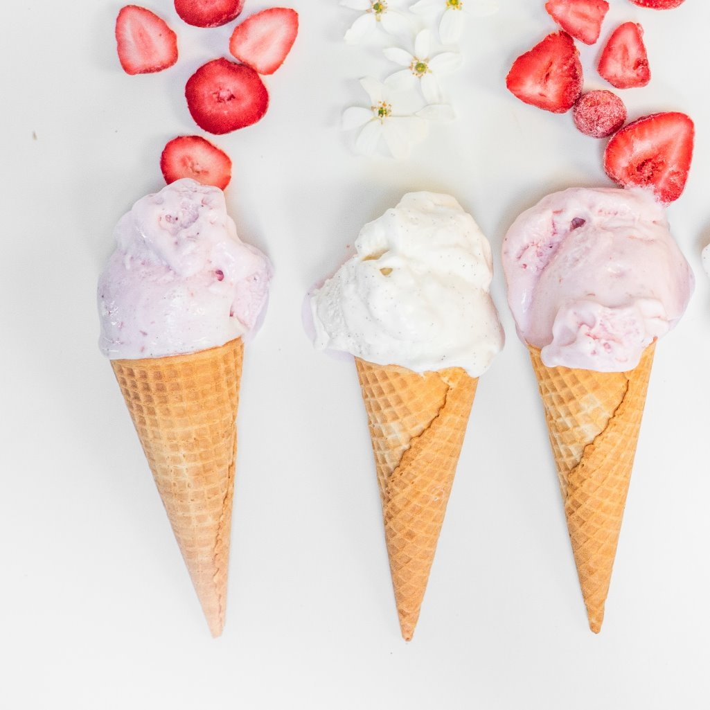 Το πιο εύκολο παγωτό σε 3 γεύσεις για να αντέξεις τον καύσωνα