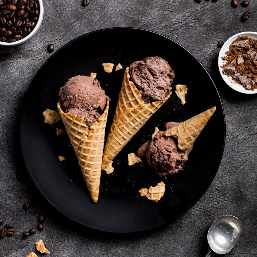 Παγωτό με πραλίνα φουντουκιού και σοκολάτα: Η συνταγή για να το φτιάξεις στο σπίτι με ελάχιστα υλικά