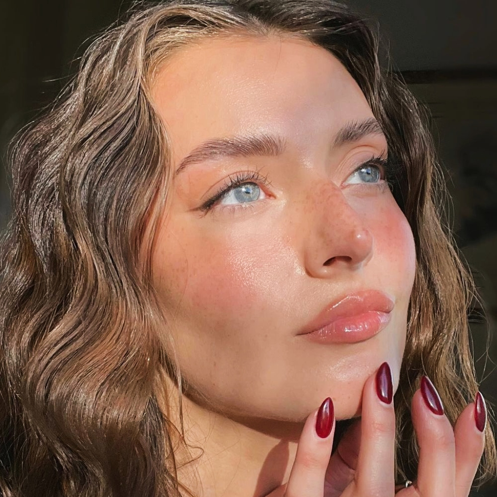 Lip gloss: Τα 5 καλύτερα για juicy χείλη με υπέροχο λαμπερό χρώμα