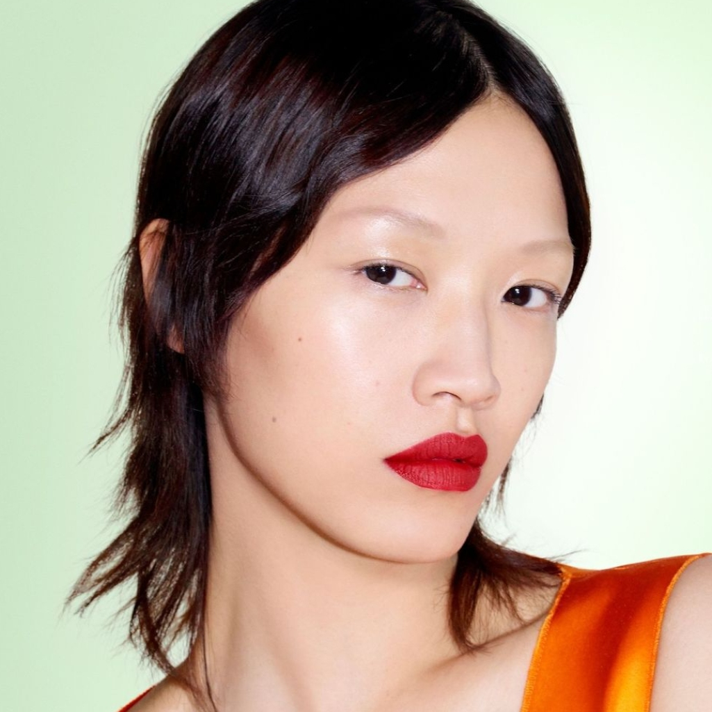 Η Prada «εισβάλλει» στον κόσμο της ομορφιάς με την πρώτη της skincare & makeup σειρά