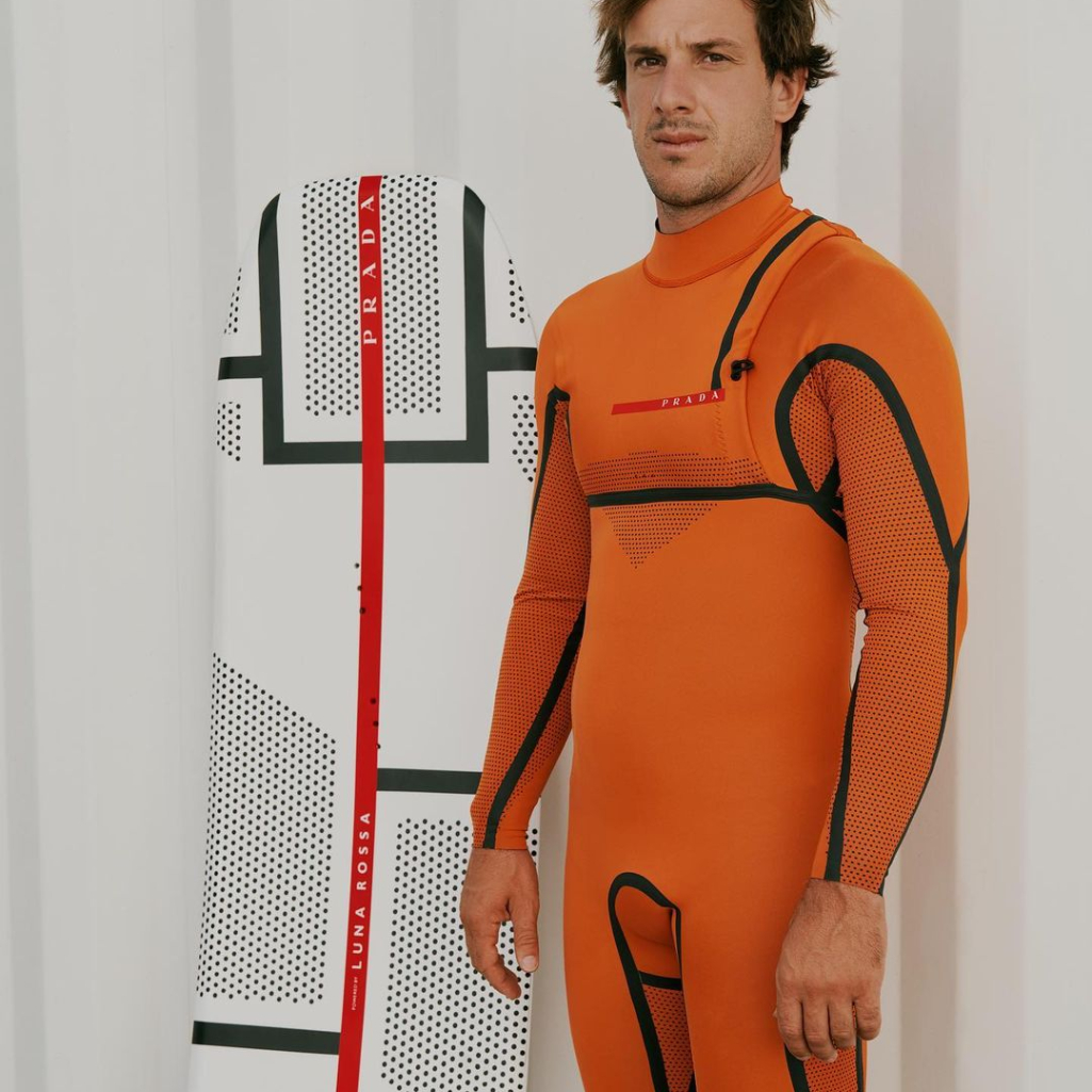 In The Wake of Luna Rossa: Η αποκλειστική συνεργασία της Prada με τον πρωταθλητή water ski, Νικόλα Πλυτά