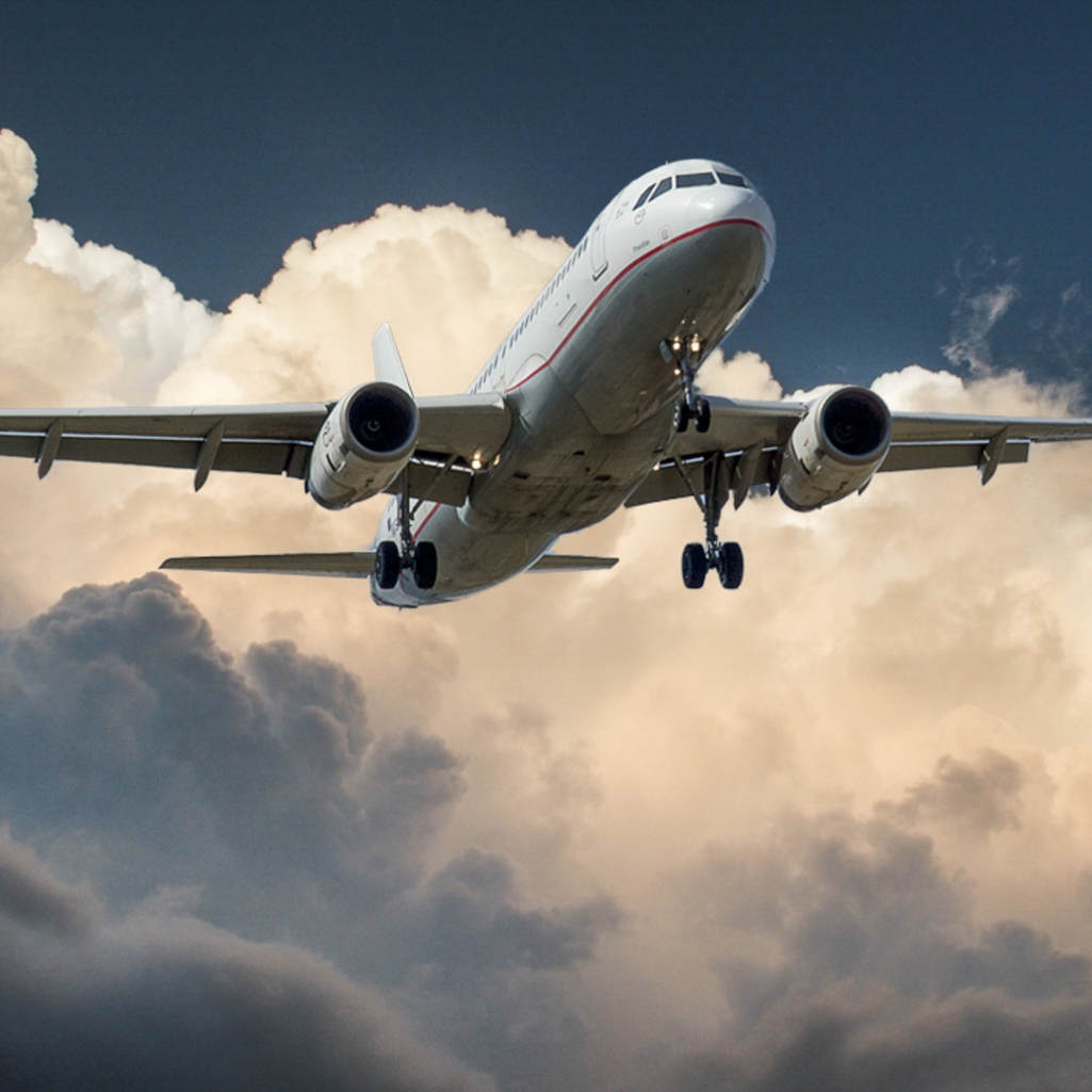 Πόσο βιώσιμη είναι η παγκόσμια αεροπορία – Οι ανάγκες των ταξιδιωτών και το greenwashing