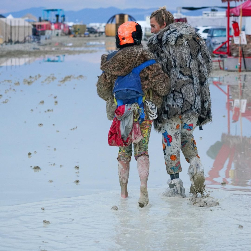 Φεστιβάλ Burning Man: Ένας νεκρός και χιλιάδες εγκλωβισμένοι ύστερα από έντονες καταιγίδες