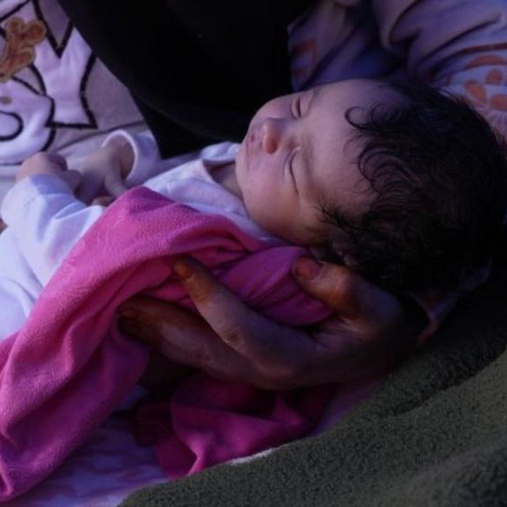 Σεισμός στο Μαρόκο: Μωρό γεννήθηκε λίγα λεπτά πριν την ισχυρή δόνηση - Οι πρώτες δραματικές ώρες σε σκηνή 