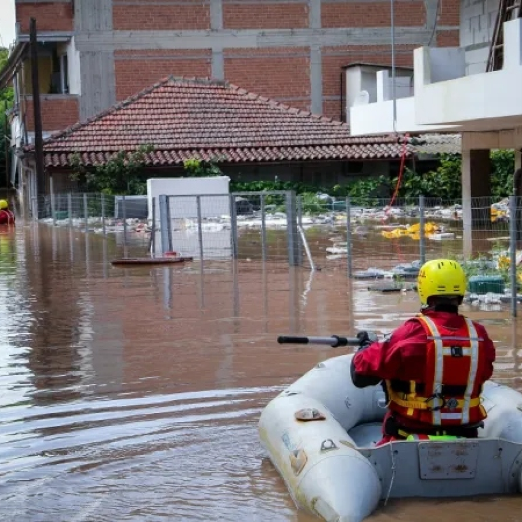 Στους 14 οι νεκροί από την κακοκαιρία - Πληροφορίες ότι βρέθηκαν δύο αγνοούμενοι στη Μεταμόρφωση Καρδίτσας