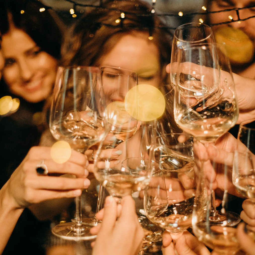 Αγαπημένα wine bars της Αθήνας γίνονται τα νέα στέκια του φθινοπώρου