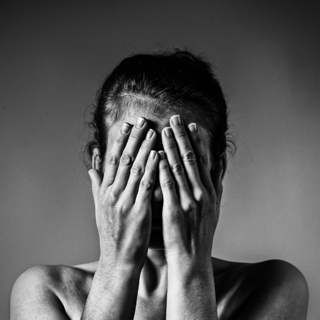 Παρ' ολίγον γυναικοκτονία στη Βέροια: Πήγε να πνίξει τη σύντροφό του