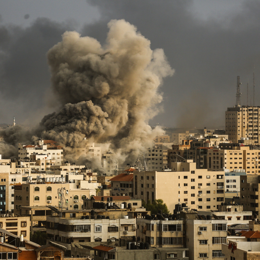 Το Ισραήλ συνεχίζει τις επιθέσεις στη Γάζα και η Χαμάς απειλεί με αντίποινα – Τουλάχιστον 1.600 οι νεκροί