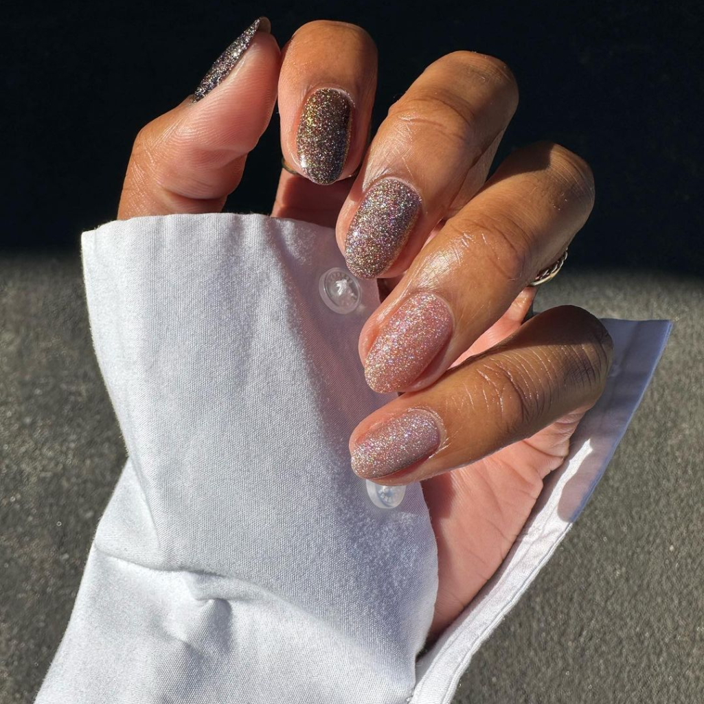 Box of Chocolates: Το nail trend που συνδυάζει κάθε milky neutral απόχρωση