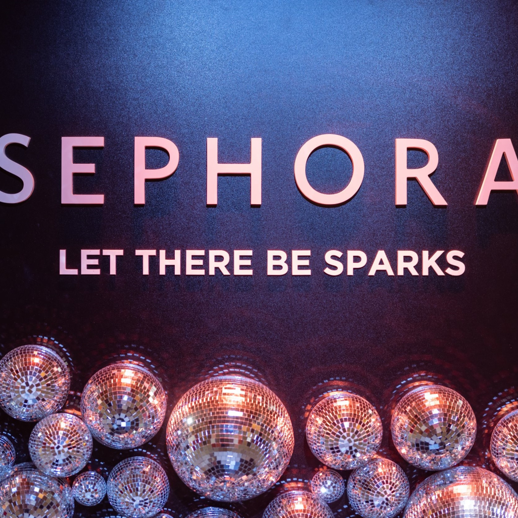 Let There Be Sparks: Το ονειρικό χριστουγεννιάτικο party της Sephora