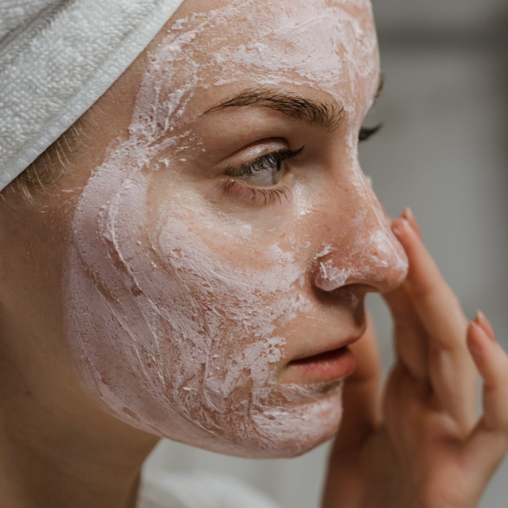 Πώς να επιλέξεις το καλύτερο προϊόν καθαρισμού για τον δικό σου τύπο δέρματος