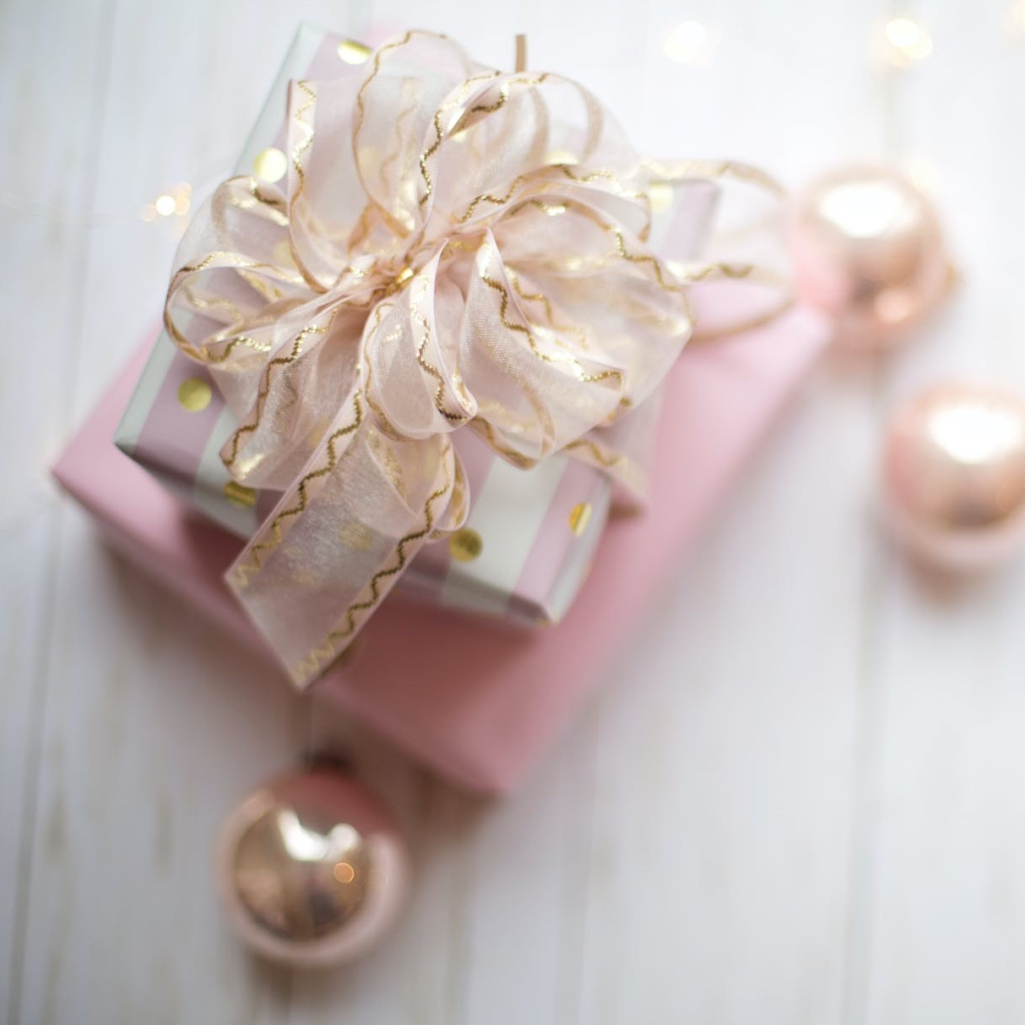 4 + 1 χριστουγεννιάτικα δώρα για τις beauty lovers φίλες σου -αλλά και για σένα