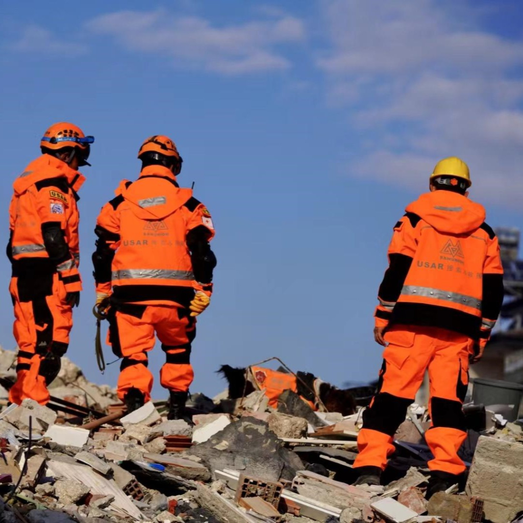 Σεισμός στην Κίνα: Πάνω από 100 οι νεκροί και 200 οι τραυματίες